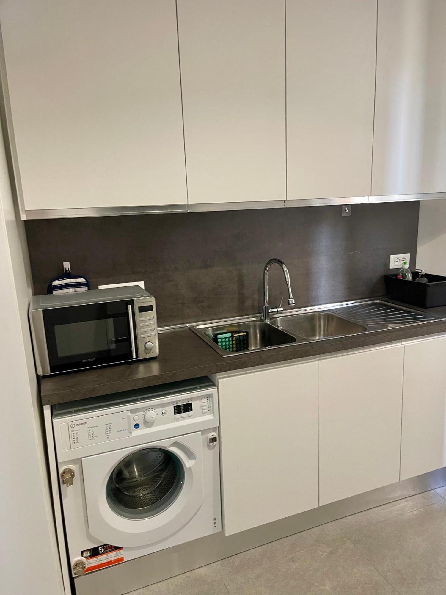 Deluxe Apartment Self Check In Parking 热那亚 外观 照片